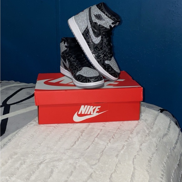 Nike High-Top Sneakers in Black and White - Picture 1 of 2